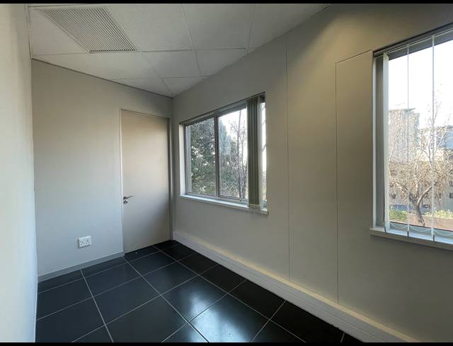 294M² OFFICE TO LET IN SANDTON CENTRAL